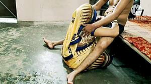 भारतीय देसी नौकरानी को कठोर रूप से चोदा गया हिंदी ऑडियो क्लिप में