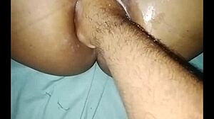 야 베이브, 오늘 밤 이 거대한 주먹 감당할 수 있어? 네가 늘어나는 거 보고 싶어!