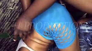 Ghetto luder Lill Shorty GH håndterer hård pik med dryppende våd fisse