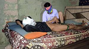 Деси индийская сводная сестра трахается в горячем любительском видео