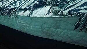 Îi fac un masaj relaxant prietenei mele latine curvy azi