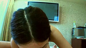 귀여운 아시안 아마추어 노자미가 POV 블로우잡 스킬로 유혹해, 딥스로트 감당할 수 있겠어?