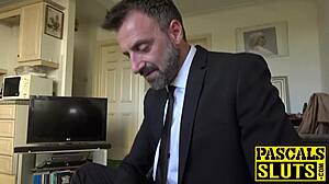 Η αδύνατη καυτή April Paisley κυριαρχείται με σκληρό χτύπημα κώλου - έτοιμη γι' αυτό;