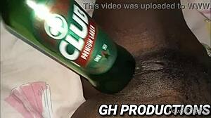 Jeg kan ikke tro Yaa Yaa tok en klubbflaske i begge hull. Gal natt!