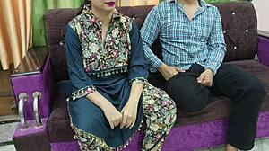 Эй, глянь на эту пышную кастинг-аудиторию для большой задницы Ланы Ловетт! 😏