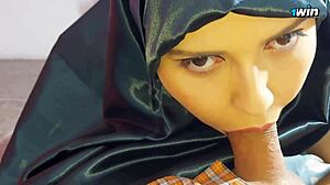 Isteri Arab Mesir Kongkek Anak Tiri Semasa Suami Tak Ada