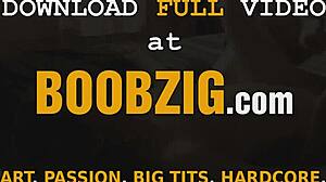 Čudovita modelka se sleče gola in jebe fotografa takoj po seksi snemanju