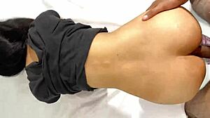 देसी गाँव की लड़कियों की टाइट चूत चाचा के ह्यूज कॉक से फैलती है