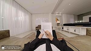 Antrenmandan sonra VRB trans shemale'i anal sikişirken izliyorum