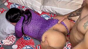 Hamile Milf Savannah Watson kocasızken stepsonunu ev yapımı köpek stiliyle sikiyor büyük memeler zıplıyor