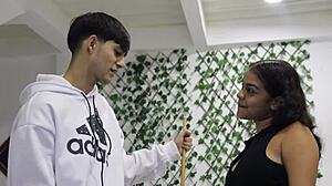 Brunett latina-tjej, knullas du doggy på biljardbordet av äldre styvbror i hårt POV?