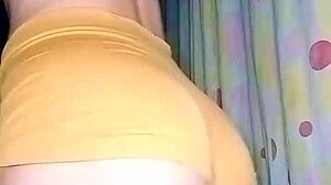 Sensual Gabriela Venezolana in Intimate Scene