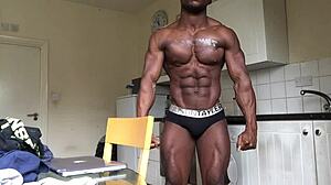 Ever seen a muscular gay bodybuilder flex on webcam?