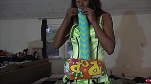 Young brunette gets hot watching Apex fetish in fishnets with baloons