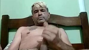 want to enjoy some close-up gay moments