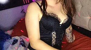 Feeling the Passion in Amateur Sexy Novinha Casada Sessions