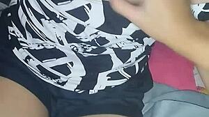 Amateur couple has hot sex with Asian beauty and facial finish