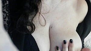 tutto naturale amateurs with big tits and natural boobs