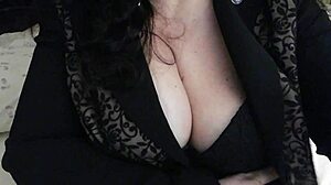 tutto naturale amateurs with big tits and natural boobs