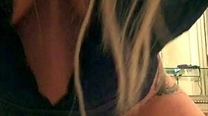 watch this sexy tattooed chick twerk her big ass