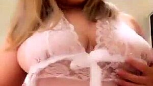 Are the bouncy tits in Mlive really big? Or just teasing?