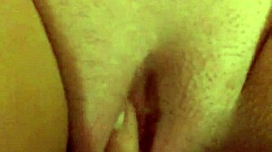 Lipslit isn't shy of the camera during fingering