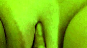 Lipslit isn't shy of the camera during fingering