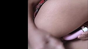 Novinha Masturbates Intensely!