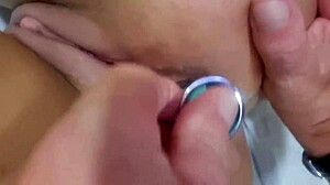 Ganhei um plug anal e dinheiro fácil do velho broxa