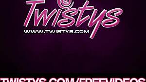 veronica strips and fingers herself outdoors 😏