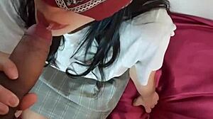 Estudiante de 18 años es cogida por su profesor a cambio de pasar la materia