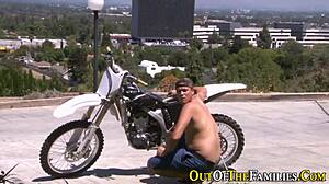 My amateur stepsis blows.