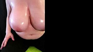 Big natural tits bounce with pleasure in oil massage