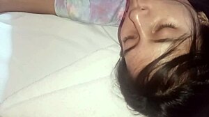 pensé que estaba teniendo un sueño húmedo pero me di con la sorpresa que realmente me estaban follando no pares por favor me gusta tu cabecita rosada