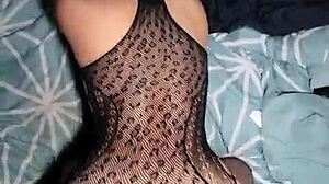 pero que hermoso culo tiene la morena que contrate ayer