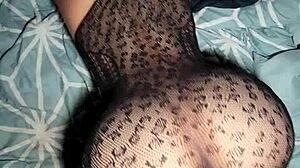 pero que hermoso culo tiene la morena que contrate ayer