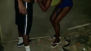 Putaria Rolou Na Casa Em Obra Magrinha Caiu De Boca Na Piroca Do Maloqueiro