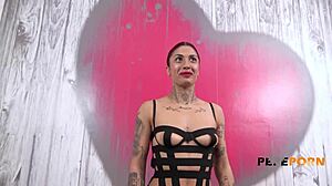 valeria del rio gets feet worship from old dude