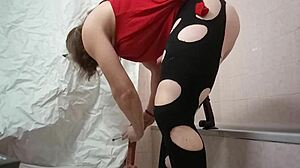 Travesti Avec Un Gode