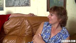 The dirty german mature whore takes dick in her mouth