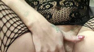 She gave a blowjob, then got fucked with cum on her pussy