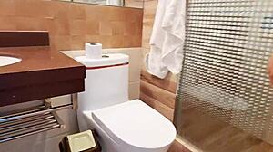 latina amateur enters a nice hotel in lince for sex.