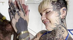 Tattooed princess gets sexy training session with damilvvs