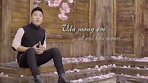 Beauty removes panties to masturbate her clit 😘