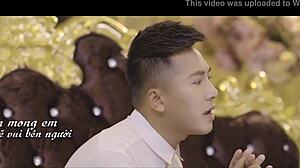 Beauty removes panties to masturbate her clit 😘