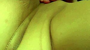 Brenda and Fannie Rub One Out