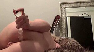 Beautiful blonde camgirl performing live on sexcams24