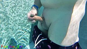 Gay Guy Jerks Fat Cock Underwater!