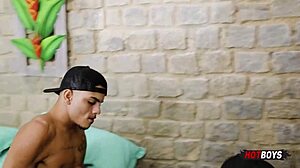 Amateur Teen Eats Boyfriend's Ass After Asking In Dating App