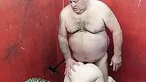 Novinha Gosta Que O Veio Pega Ela De Quatro Só Assim Ela Consegue Gozar